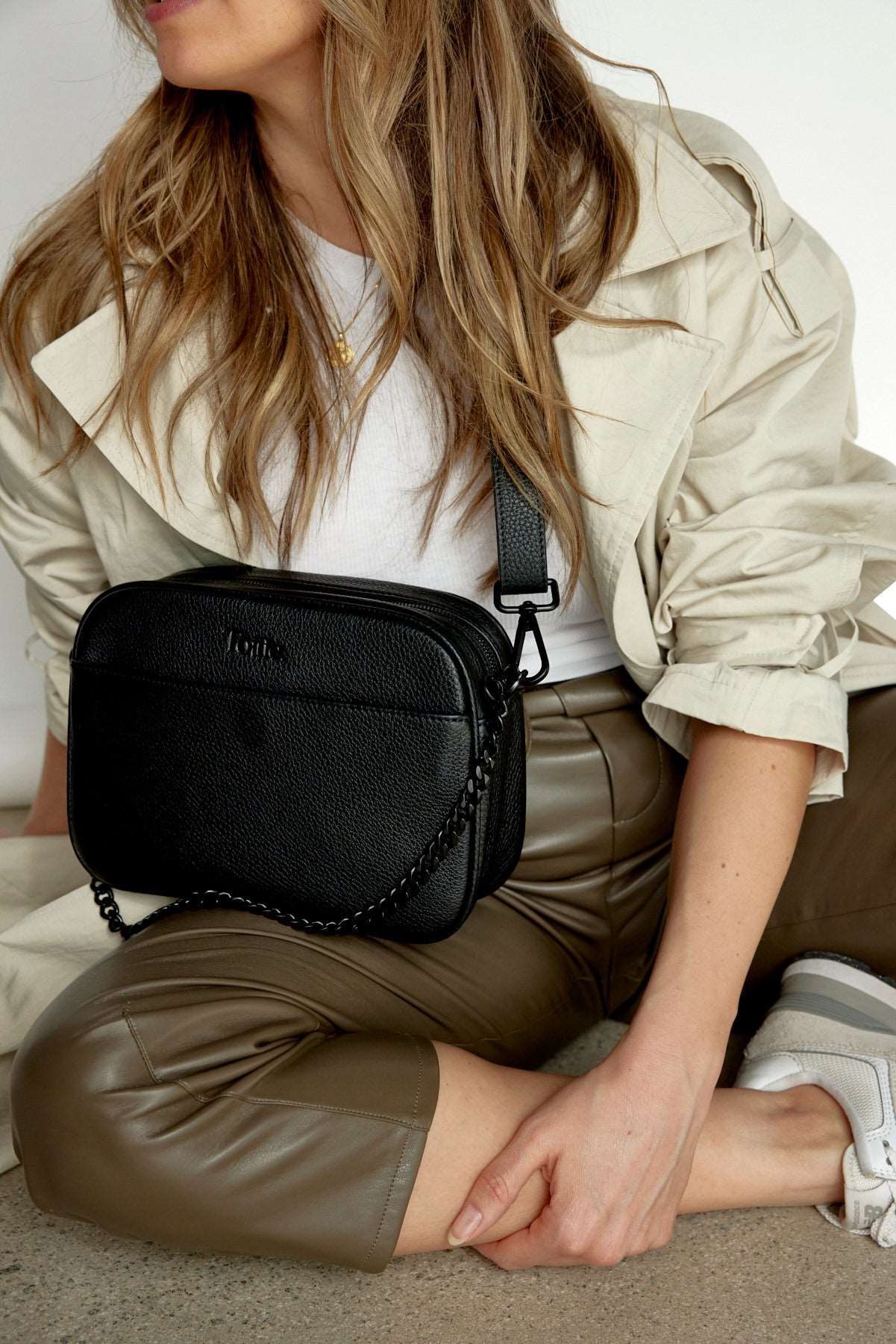 The Bestie Crossbody Bag (Black / Black)